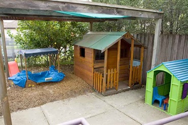 Amaroo Neighbourhood House playground