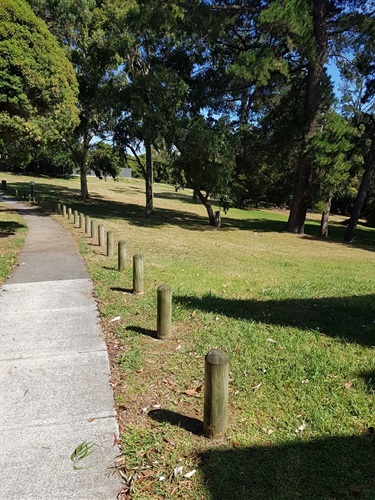 Hertford Crescent Reserve dog off-leash area