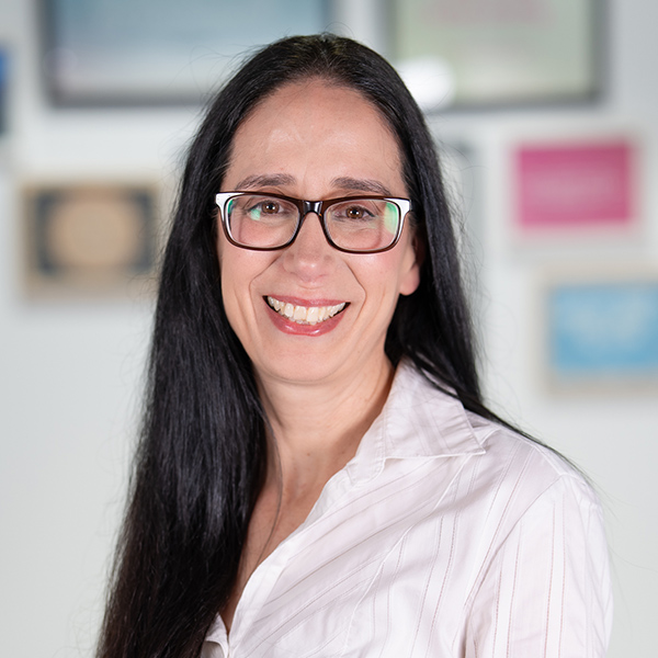 Hana Shapira – BAS agent and financial literacy coach