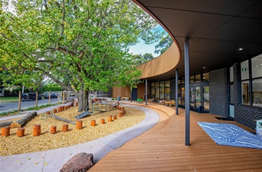 Oakleigh South Child and Family Hub outdoor learning environment