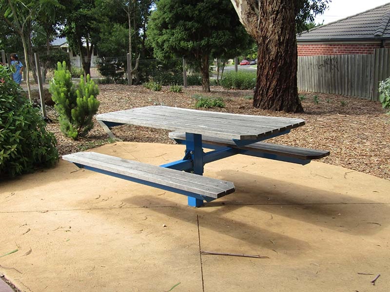 Picnic table set
