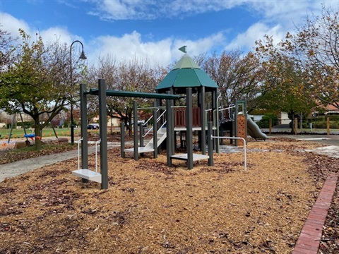 Photo of play unit at Herriotts Boulevard Reserve Playspace
