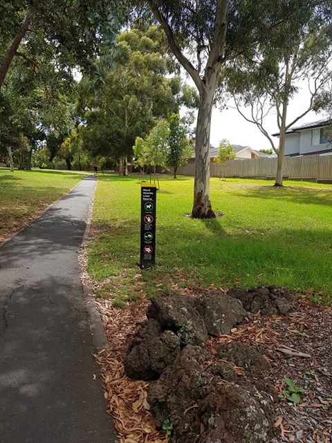 Mount Waverley Linear Reserve dog off-leash area