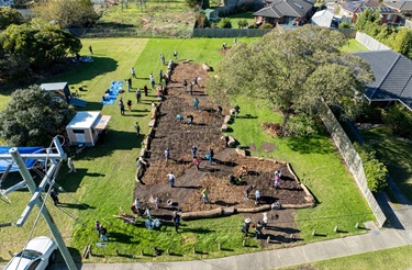 Fraser Street Reserve tiny forest planting day