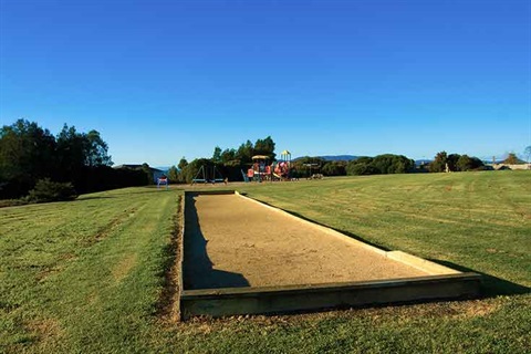 Gladeswood Reserve is a multi-purpose reserve with large open spaces, perfect to take the children for a kick of the footy or soccer ball.